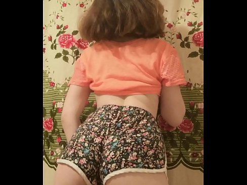 ❤️ Секси младо бебе кое ги соблекува шорцевите пред камера ❤️ Секс на mk.pornosexphoto.ru ❌️